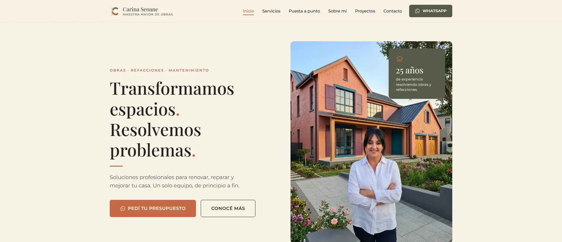 Inicio de carina.datio.com.ar: «Transformamos espacios. Resolvemos problemas.», botón Pedí tu presupuesto y una foto de Carina frente a una casa renovada
